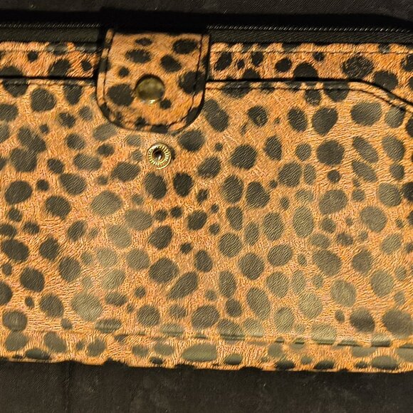 Buy 2 Get 1 Free wallets and makeup bags! - Picture 16 of 16